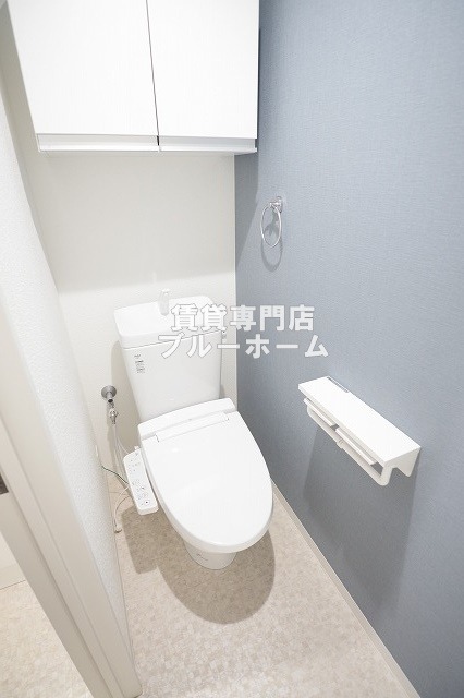 トイレ　温水洗浄付き便座！