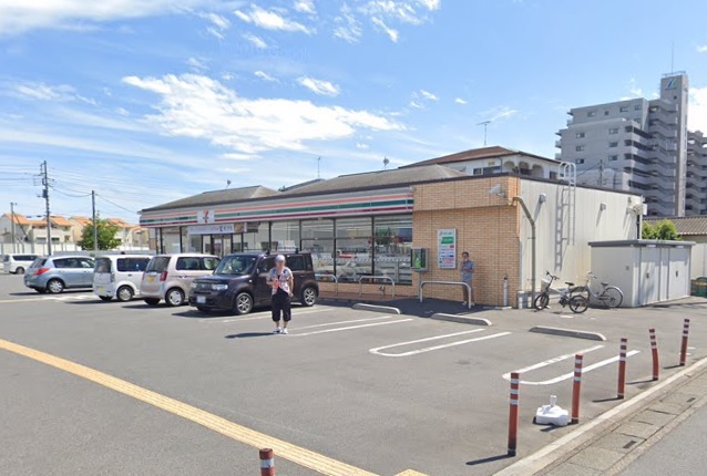 コンビニ　セブンイレブン（コンビニ）まで500m
