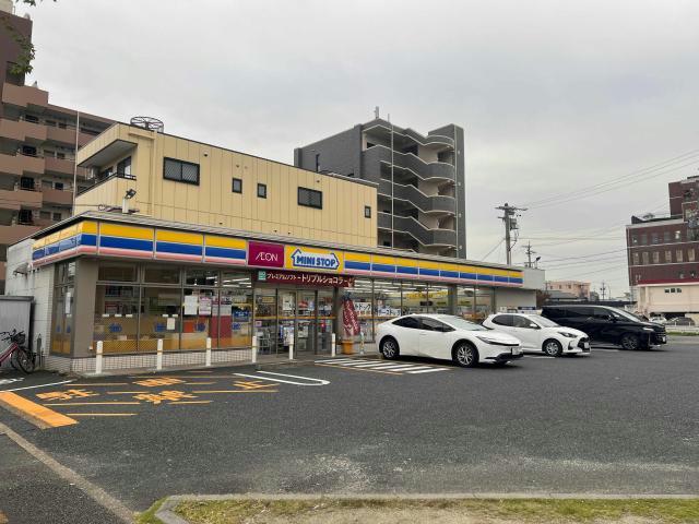 コンビニ　ミニストップ名古屋荒子店（コンビニ）まで674m