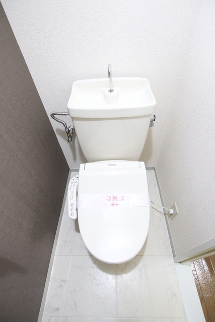 トイレ　温水洗浄便座