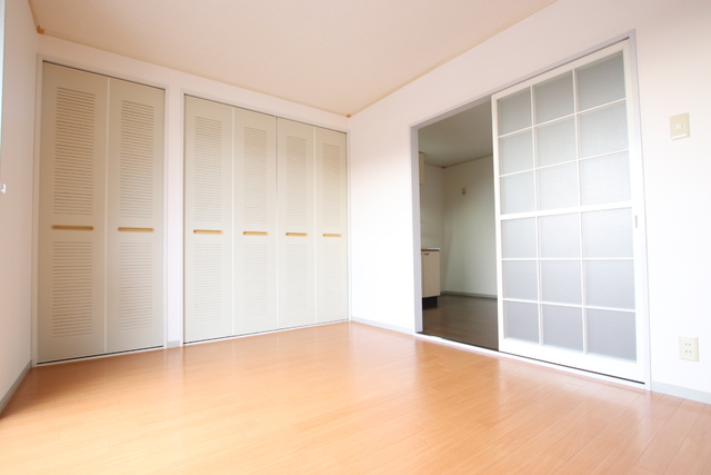 居室・リビング　南側洋室