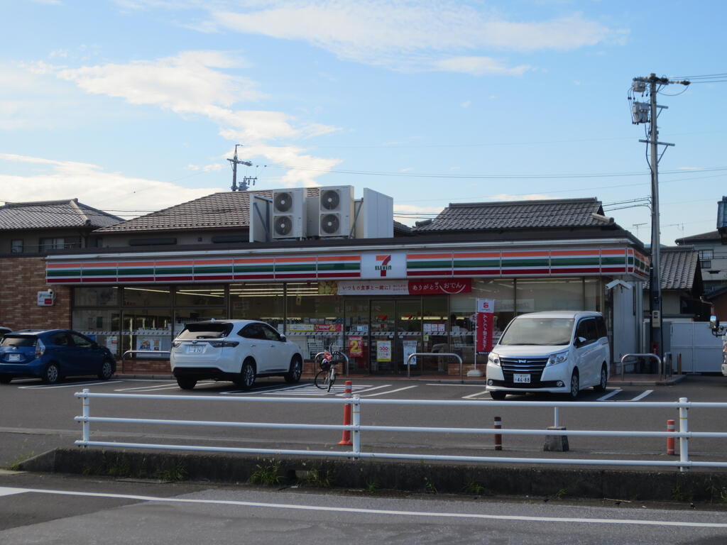 コンビニ　セブンイレブン一宮苅安賀店（コンビニ）まで655m