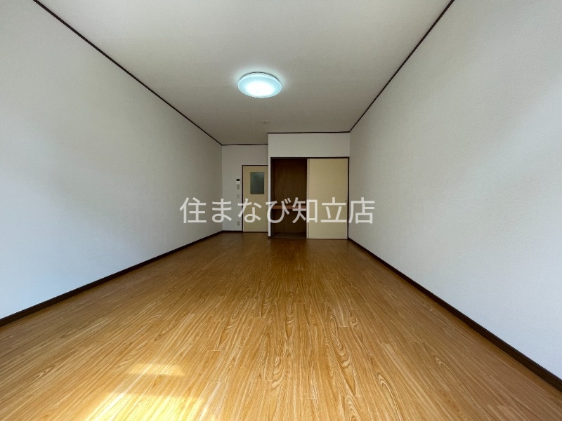 居室・リビング　同型別部屋写真／反転タイプ