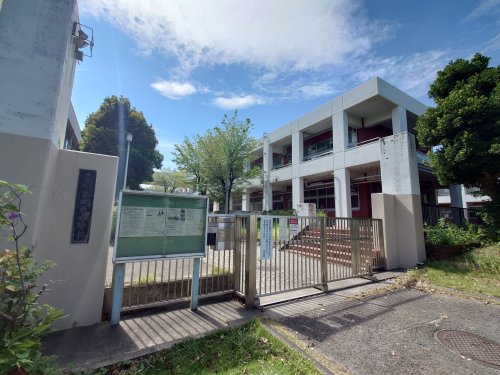 中学校　横浜市立富岡東中学校（中学校）まで1797m