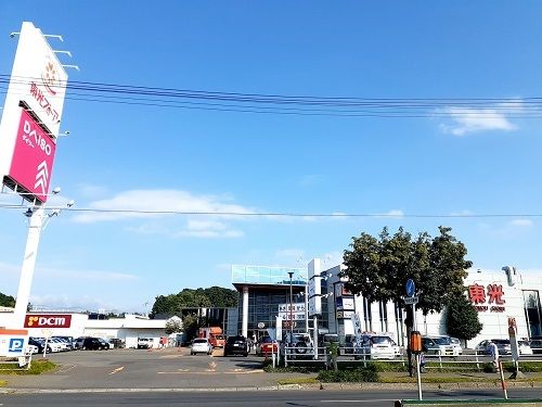 スーパー　東光ストア真栄店（スーパー）まで890m