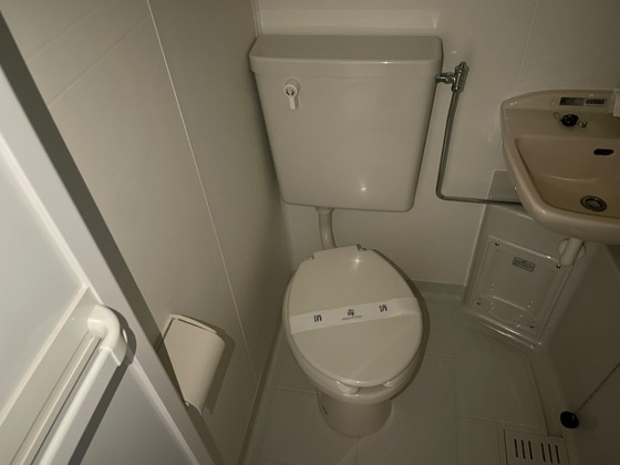 トイレ　※別号室の写真になります