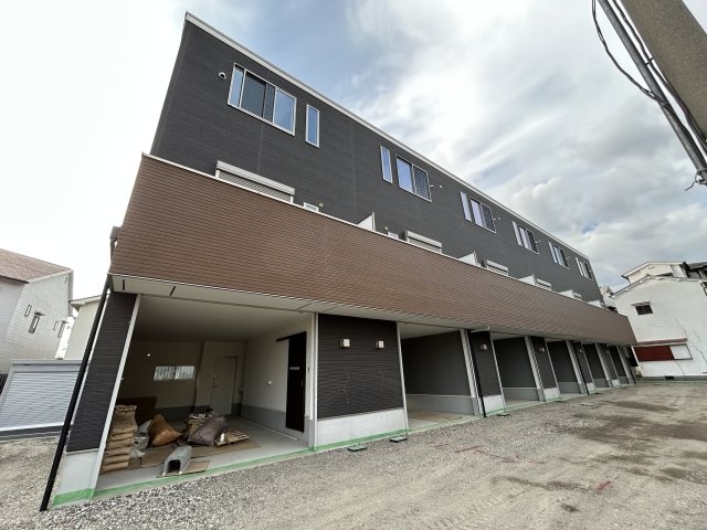 建物外観　建設中