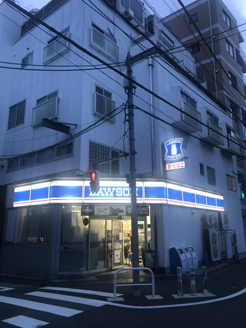 コンビニ　ローソン白金三光店（コンビニ）まで74m