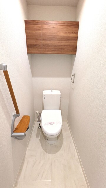 トイレ　温水洗浄便座付き♪