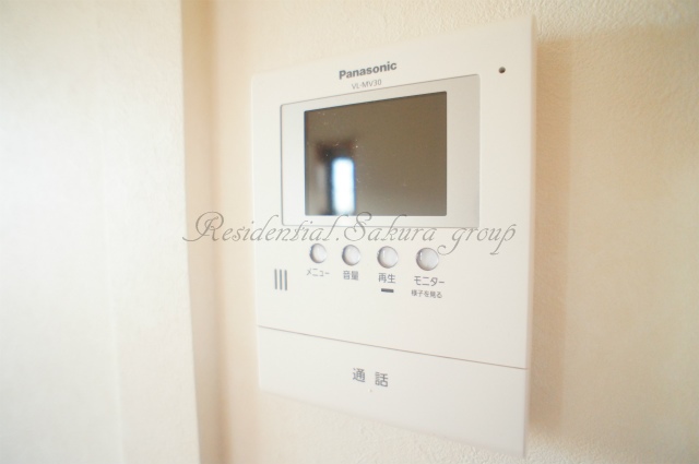 セキュリティ　女性の方でも安心のモニター付きインターフォン♪
