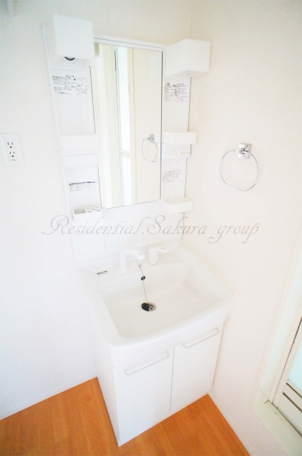 洗面設備　身支度に欠かせない独立洗面台♪