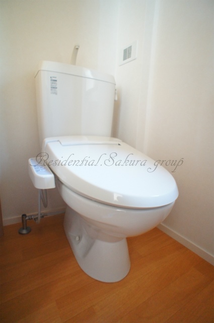 トイレ　嬉しい温水洗浄便座♪