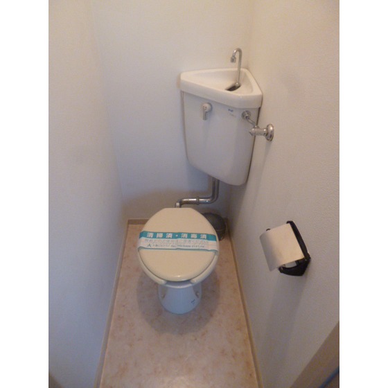 トイレ　奥行も十分！