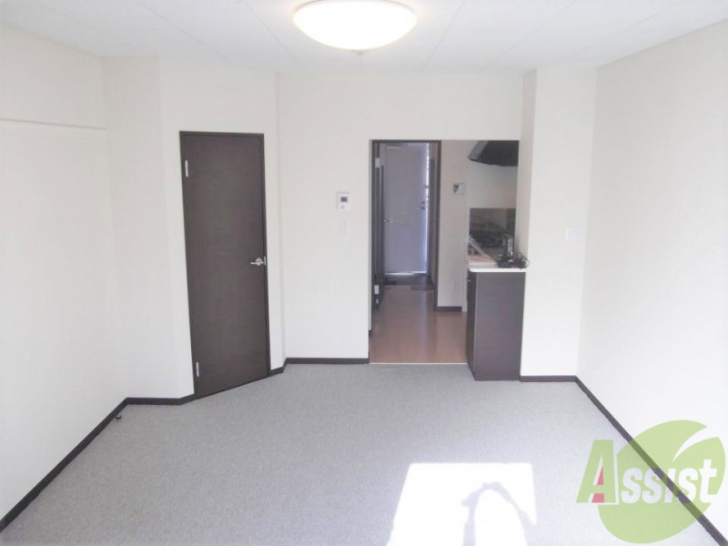 居室・リビング　同タイプ物件の為、形状や間取寸法、色調等が実際とは異なります