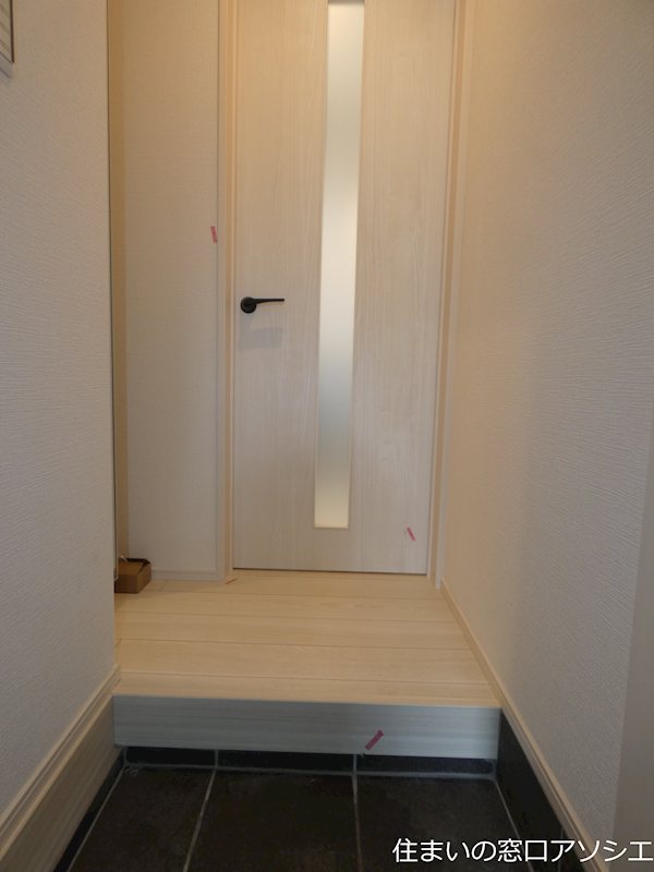 玄関　※写真は同型タイプのイメージになります。