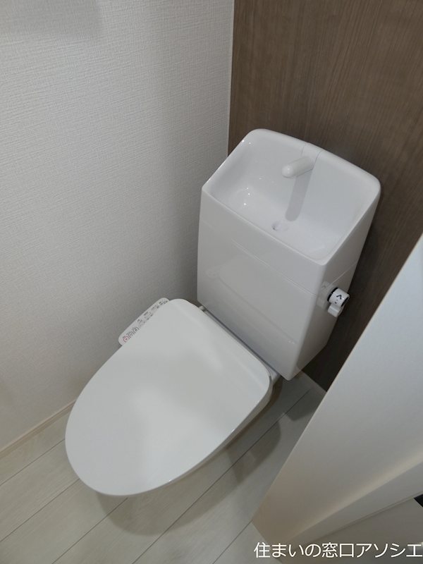 トイレ　※写真は同型タイプのイメージになります。