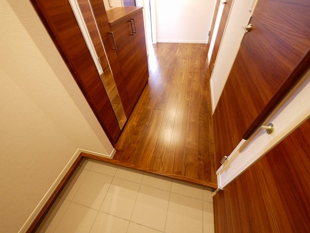 玄関　収納もある玄関です