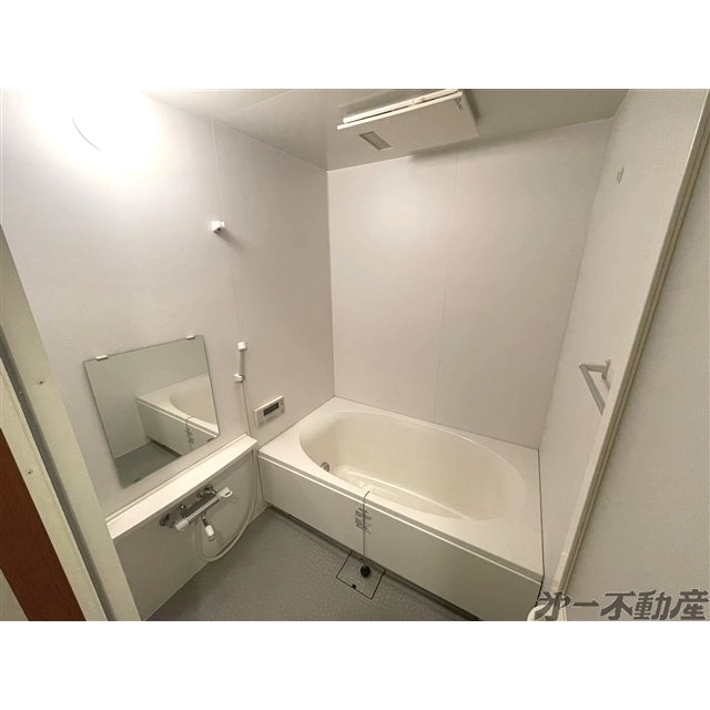 バス・シャワールーム　バスルーム