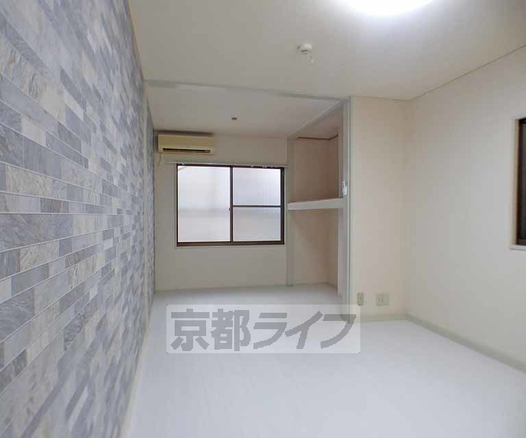 居室・リビング　広々使えるお部屋です。