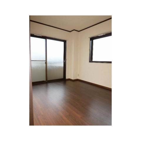 居室・リビング　メゾン赤坂の洋室