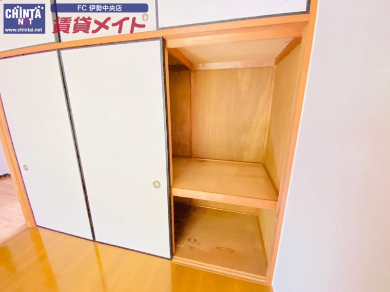 収納　同型参考写真