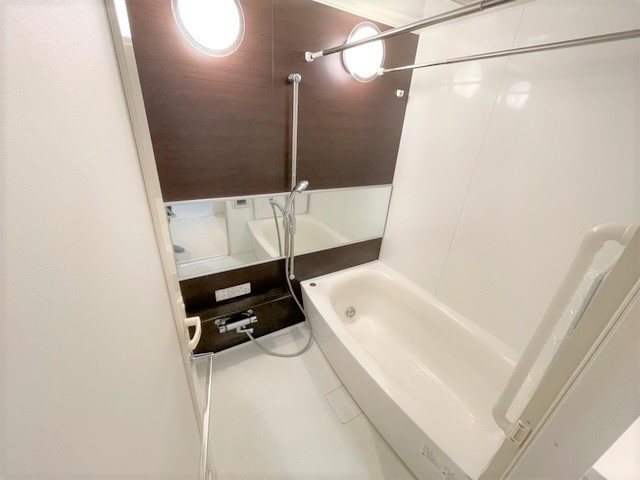 バス・シャワールーム　別部屋の参考写真