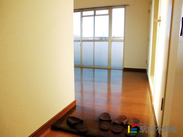 玄関　玄関から室内見えません