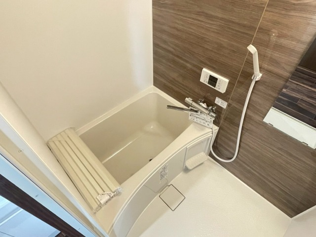 バス・シャワールーム　バスルームは浴室乾燥機・追焚付