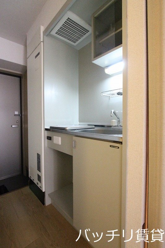 キッチン　画像は別号室タイプの為、現状を優先致します。