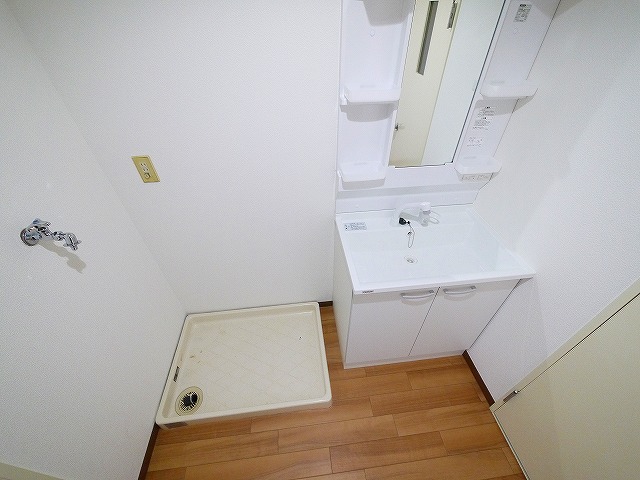 洗面設備　脱衣スペースもあります