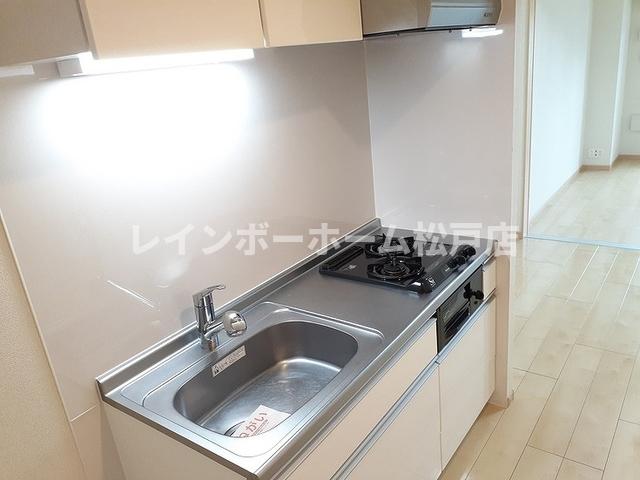 キッチン　コンパクトなキッチンで掃除もラクラク