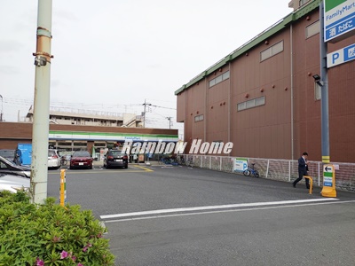 コンビニ　ファミリーマート 三郷駅南店（コンビニ）まで121m