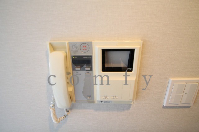 セキュリティ　安心のモニター付きインターホン