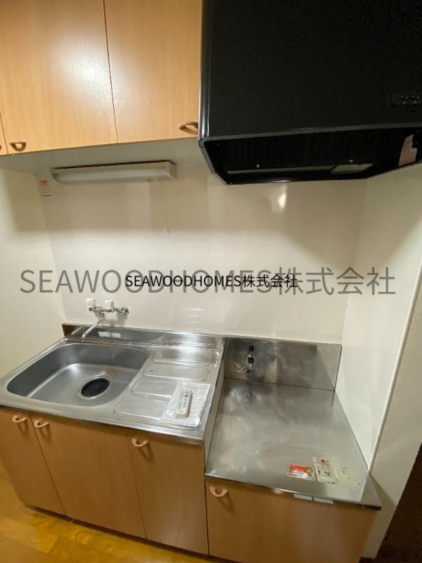 キッチン　シンクも収納スペースも広く、自炊も快適◎