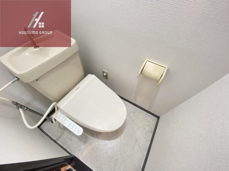 トイレ　給湯器パネルです