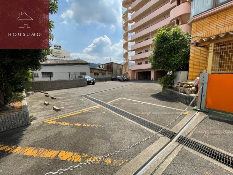 駐車場　駐車場に車を止められます