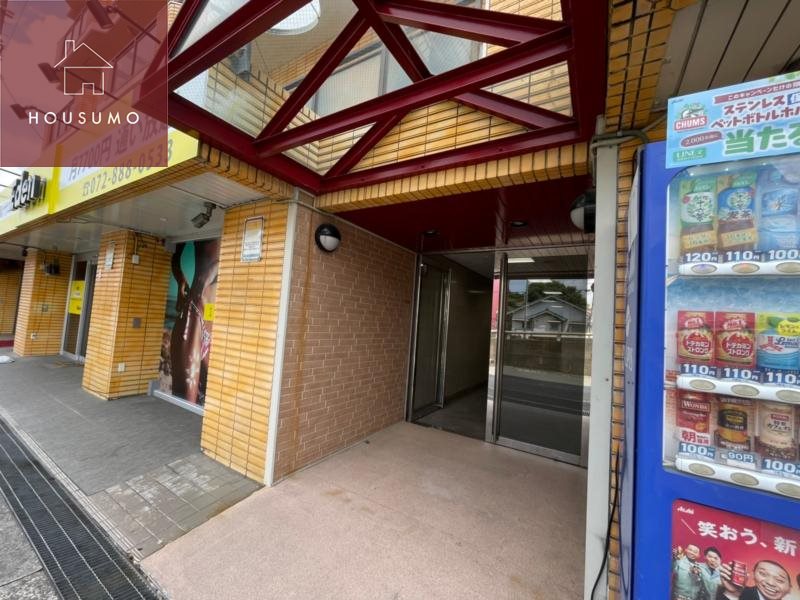 エントランス　落ち着いたエントランスです