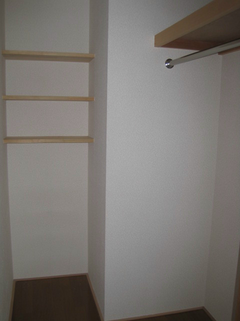 収納　ウォークインクローゼット