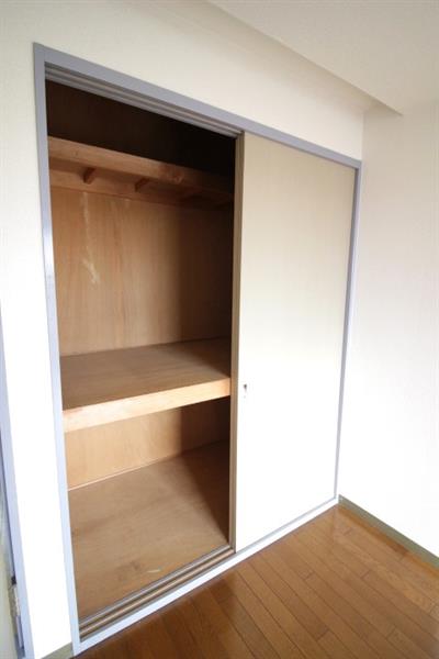 収納　壁紙は現地を確認ください