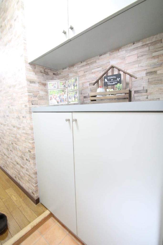 玄関　壁紙は現地を確認ください