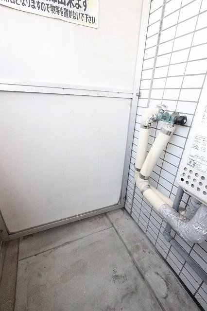 バルコニー　同物件別号室の写真