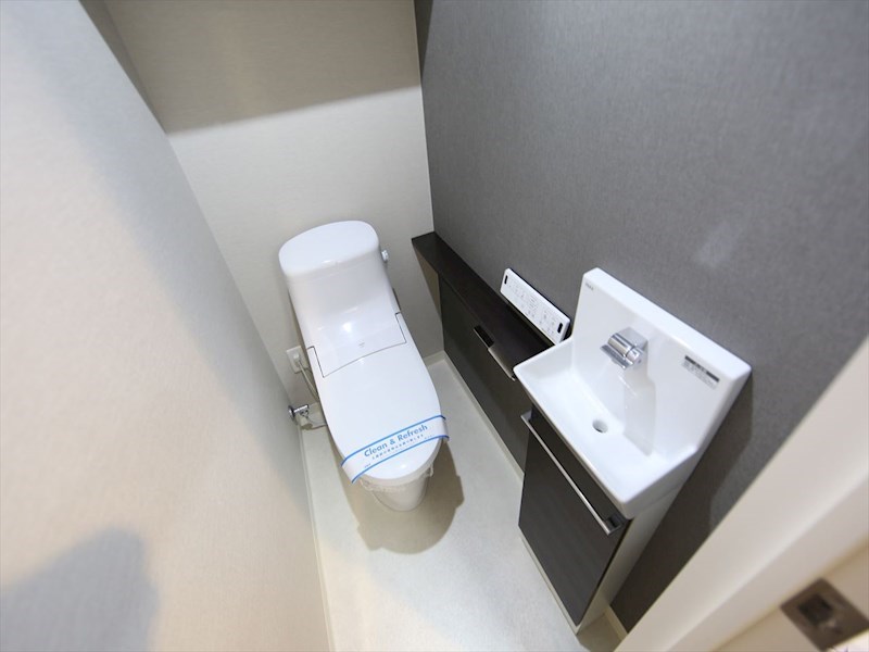 トイレ　温水洗浄暖房便座付トイレ