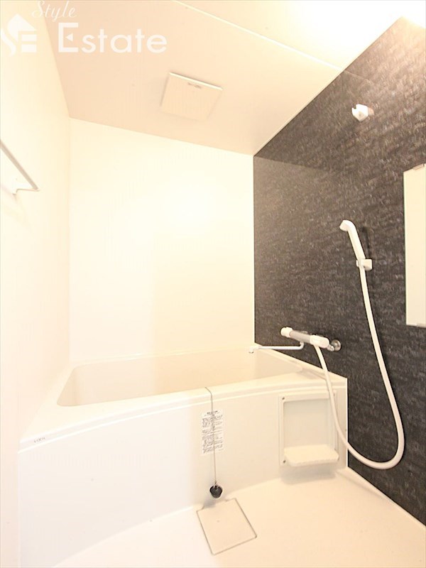 バス・シャワールーム　バスルーム