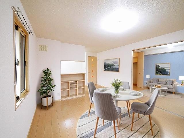 居室・リビング　CGで家具等を配置したもので家具等は含まれません