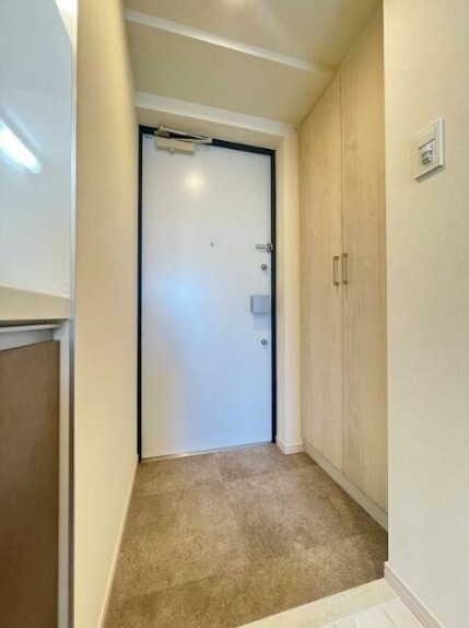 玄関　別居室の写真のため参考まで