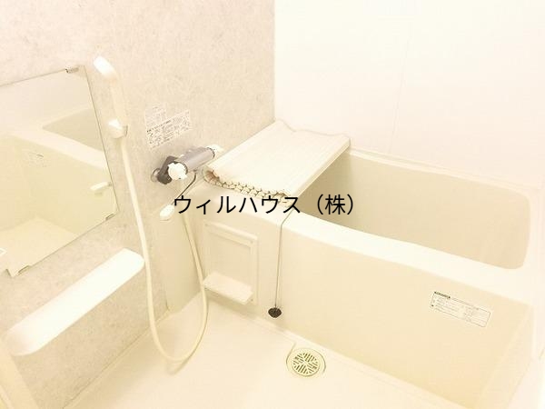 バス・シャワールーム　キレイにリフォームされています！