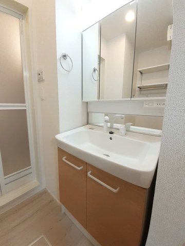 洗面設備　忙しい朝には欠かせない洗面所です