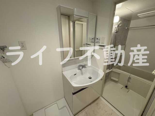 洗面設備　朝の身支度には欠かせない独立洗面化粧台