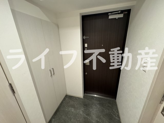 玄関　収納もある玄関です