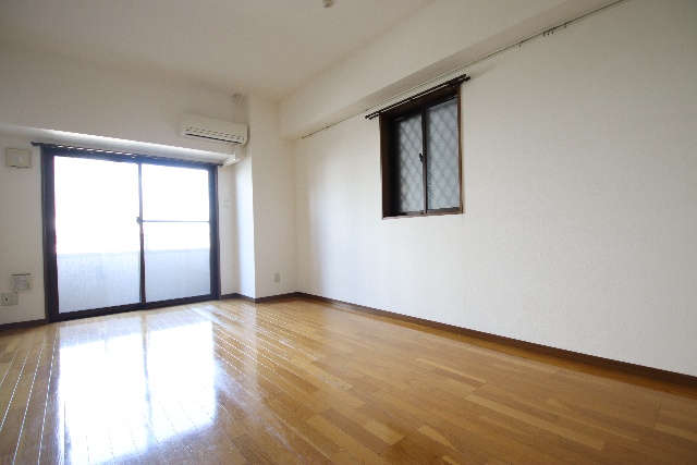 居室・リビング　※別室の参考写真です